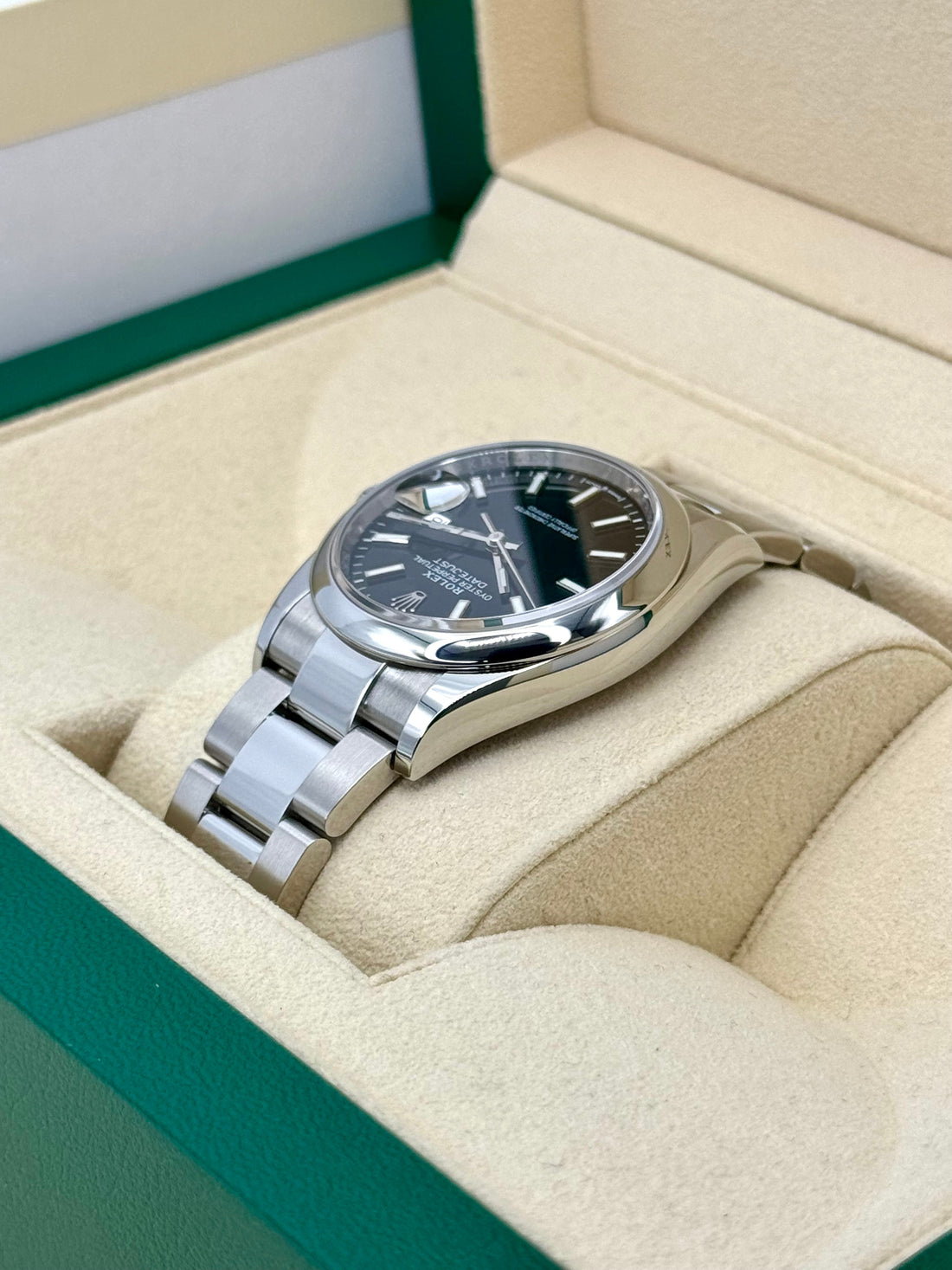 Classic Date Watch, White Gold Tone, Steel, White, 36 mm