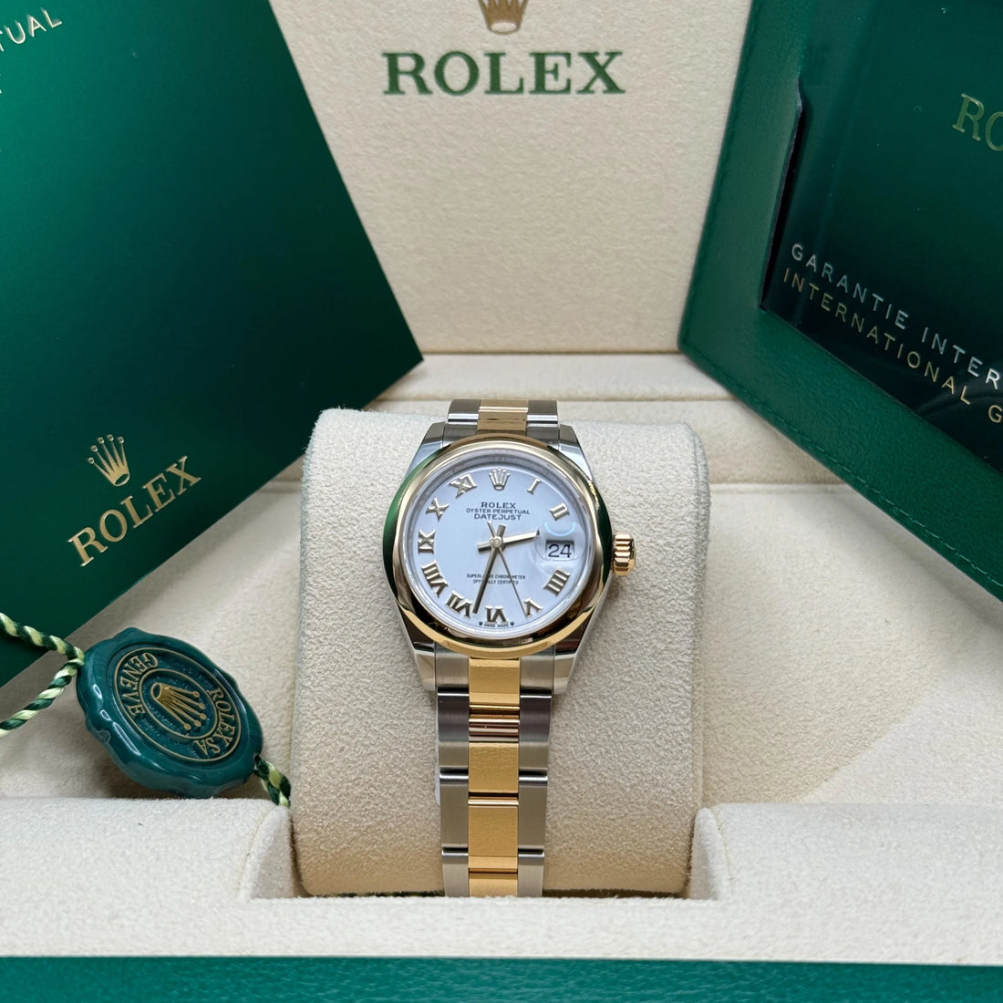 Classic Date Watch, Yellow Gold Tone, Steel, 28 mm