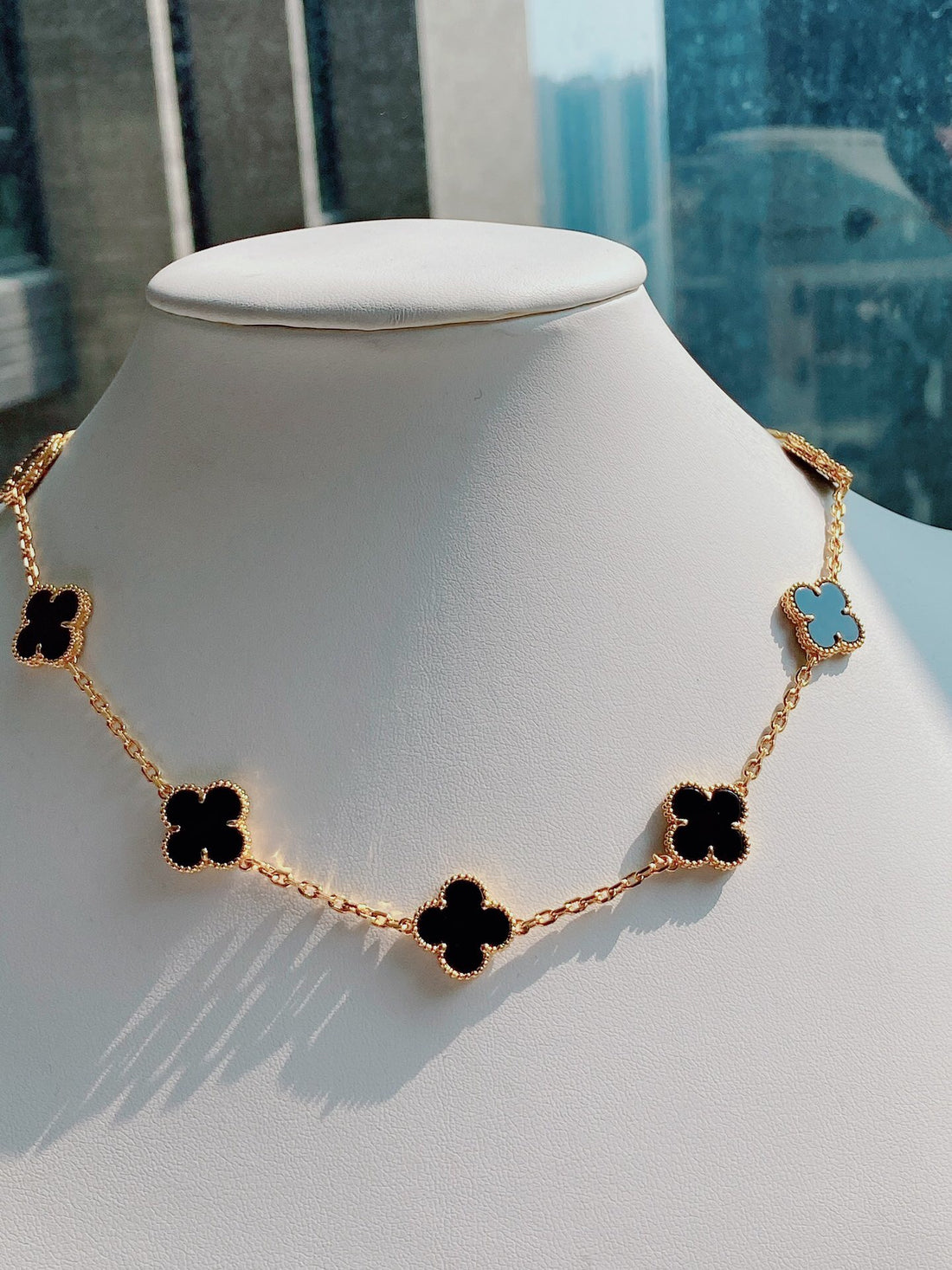 Quatrefoil Pendant Necklace, 10 Motifs, Yellow Gold Tone, Malachite