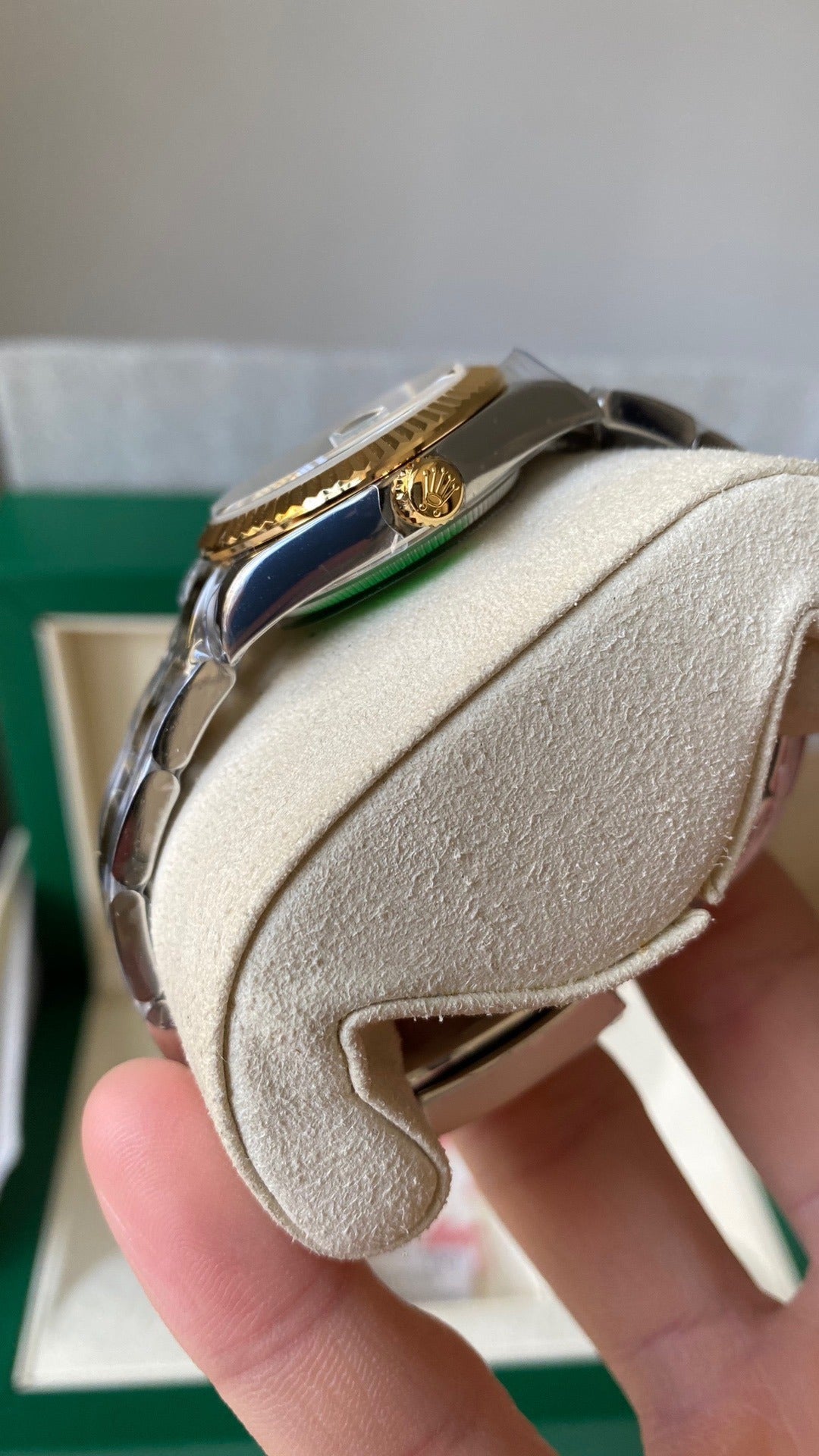 Classic Date Watch, Yellow Gold Tone, Steel, 28 mm