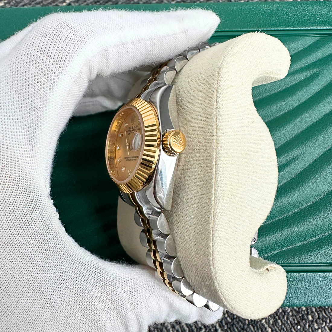 Classic Date Watch, Yellow Gold Tone, Steel, 28 mm