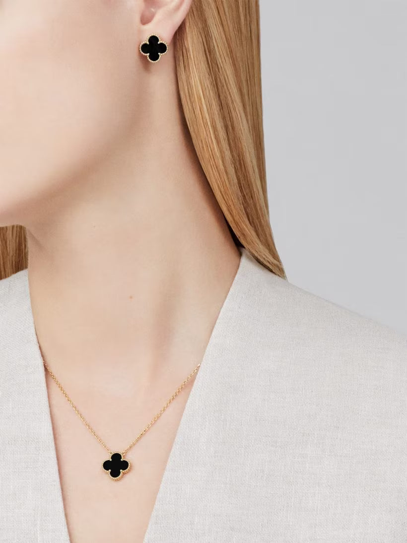 Quatrefoil Pendant Necklace, Yellow Gold Tone, Onyx
