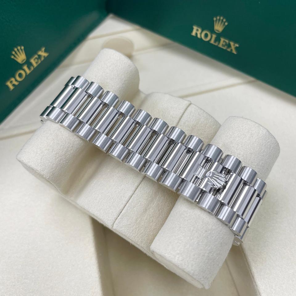 Day and Date Watch, Platinum Tone, 40 mm