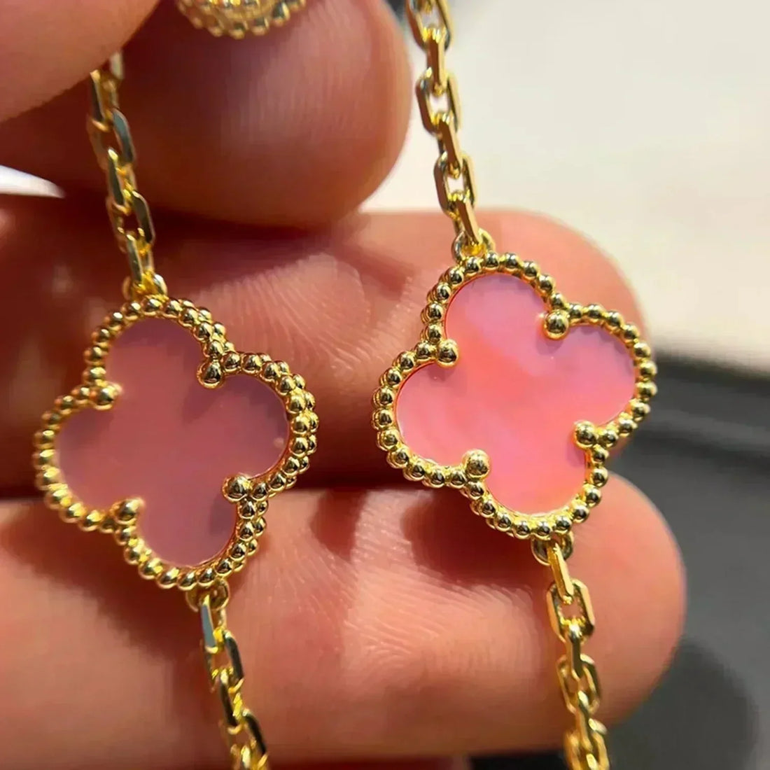 Quatrefoil 5 Motifs Bracelet, Pink Mother of Pearl