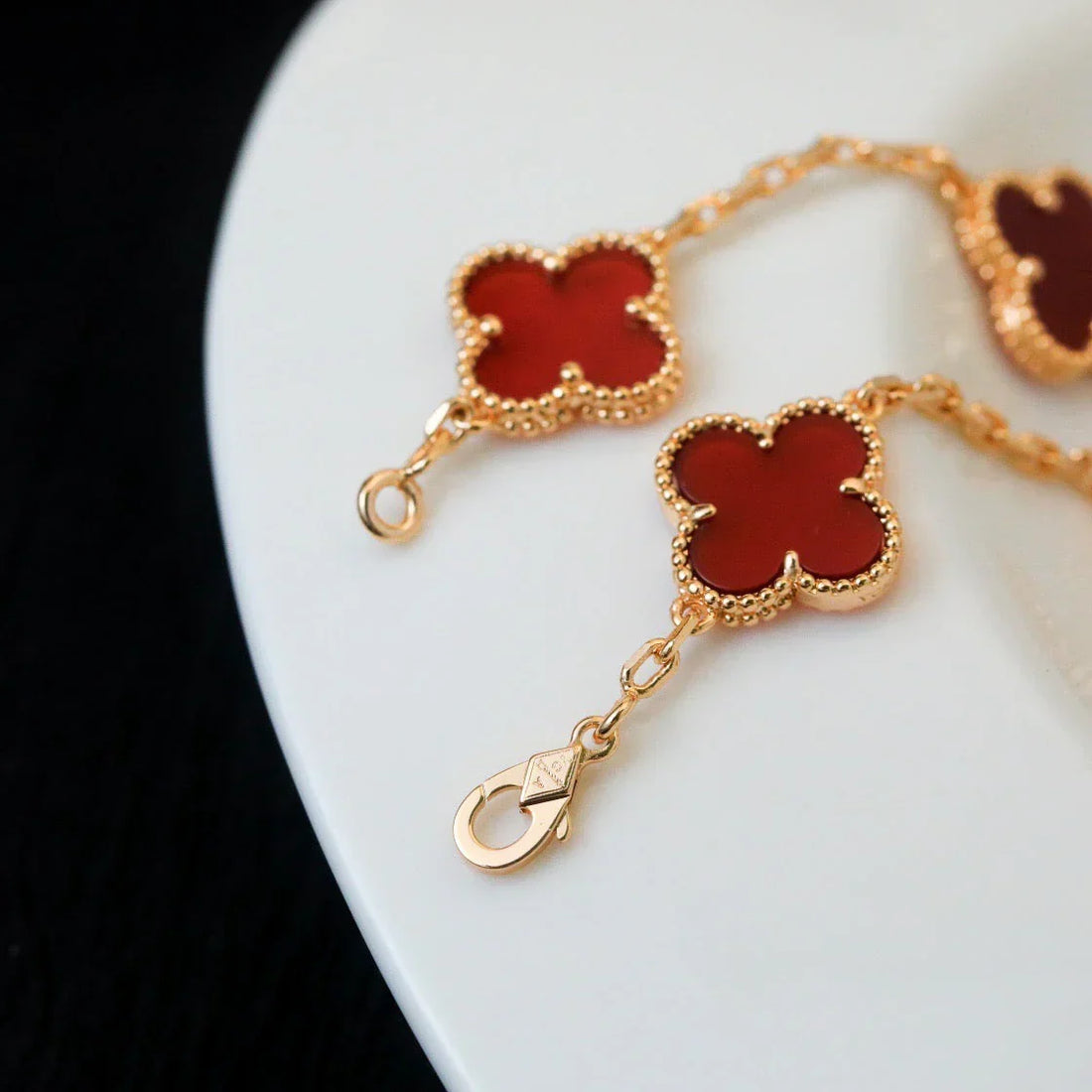 Quatrefoil 5 Motifs Bracelet, Red Carnelian