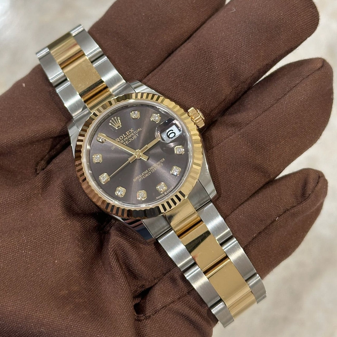 Classic Date Watch, Yellow Gold Tone, 31 mm