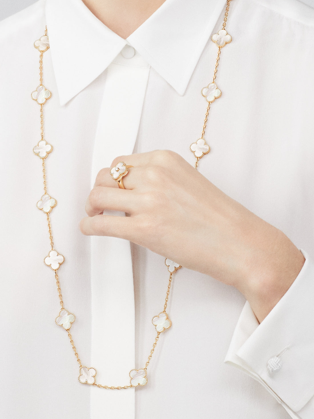 Quatrefoil Long Necklace, 20 Motifs