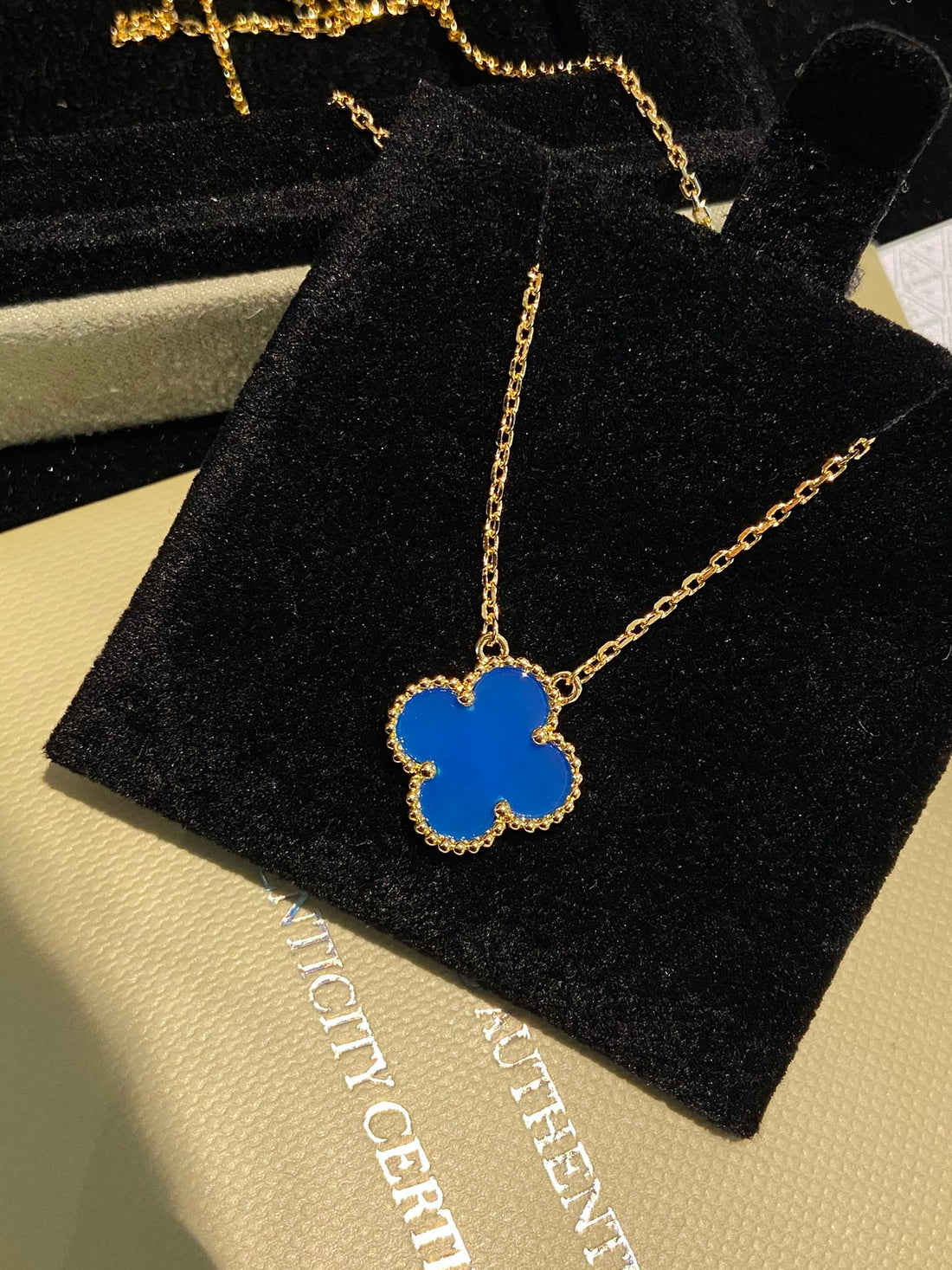 Quatrefoil Pendant Necklace, Yellow Gold Tone, Agate