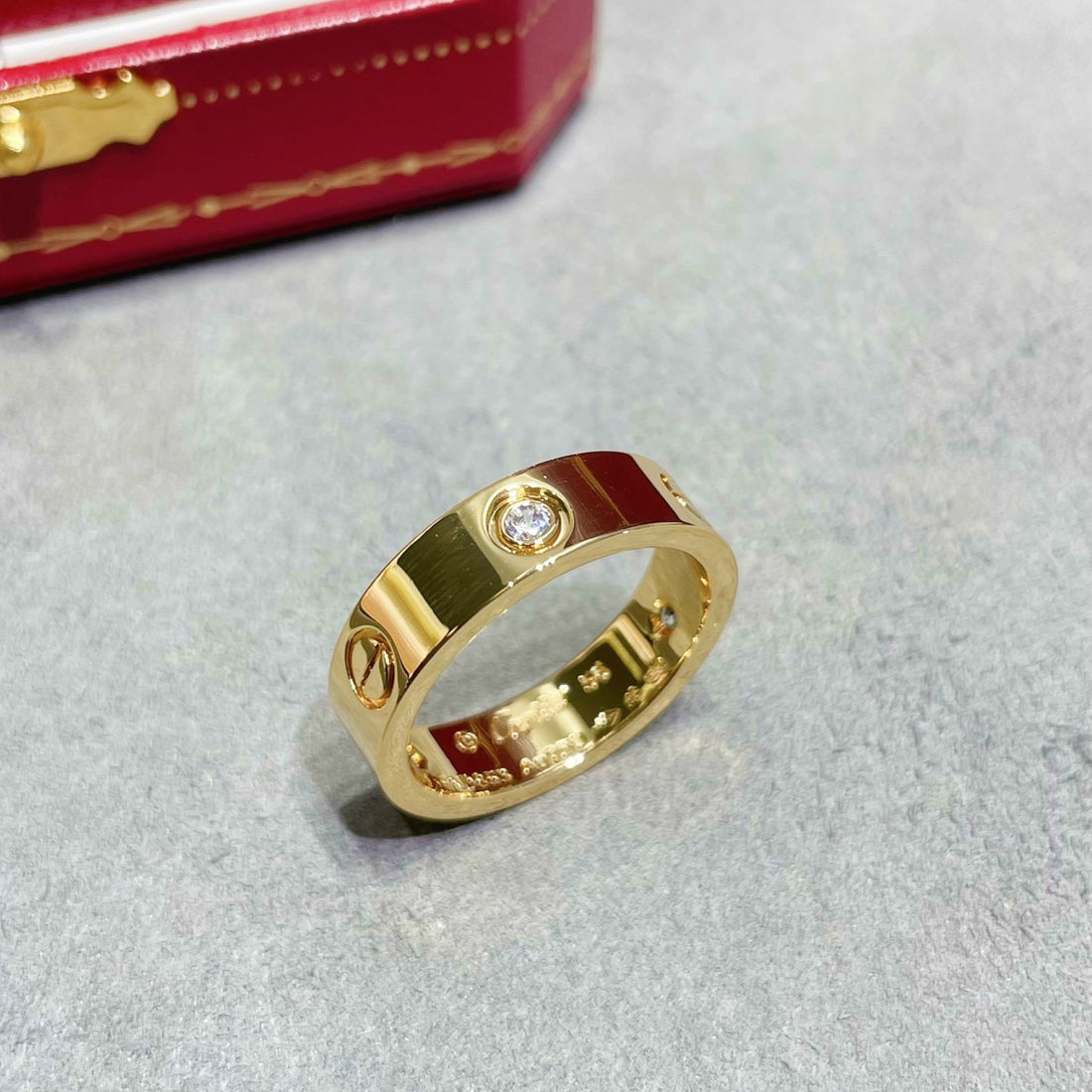 Screw-Motif Band Ring, Stone-Set, Classic Model, Yellow Gold Tone