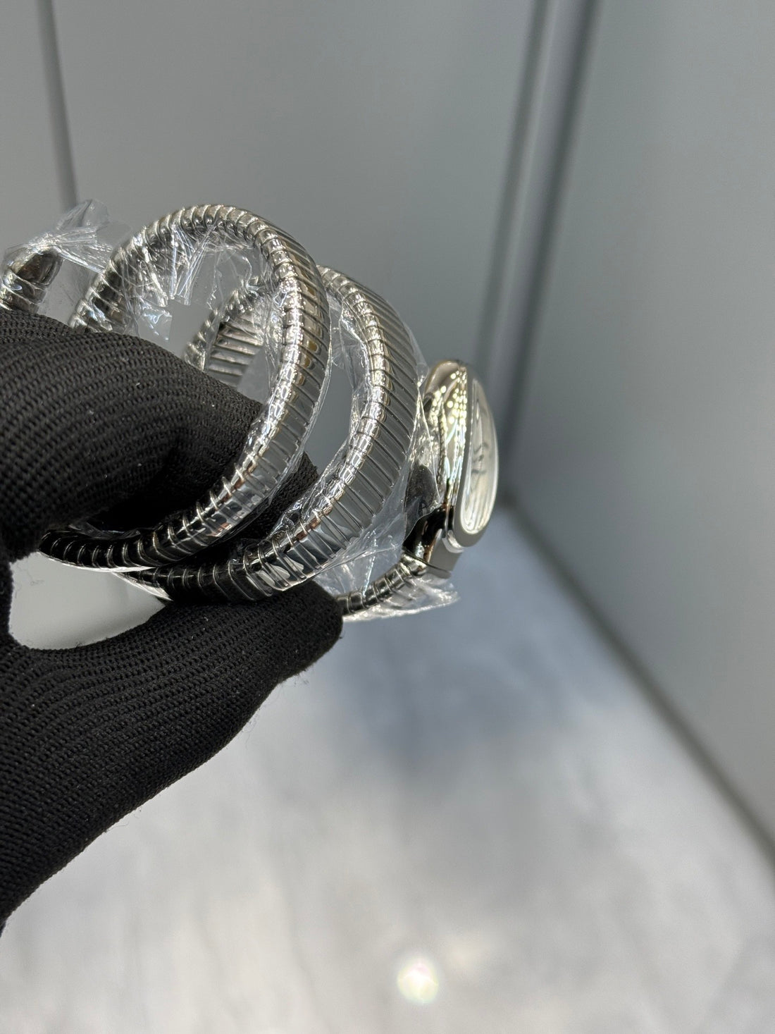 Coiled Band Watch, White Gold Tone, White, 35 mm, Size S
