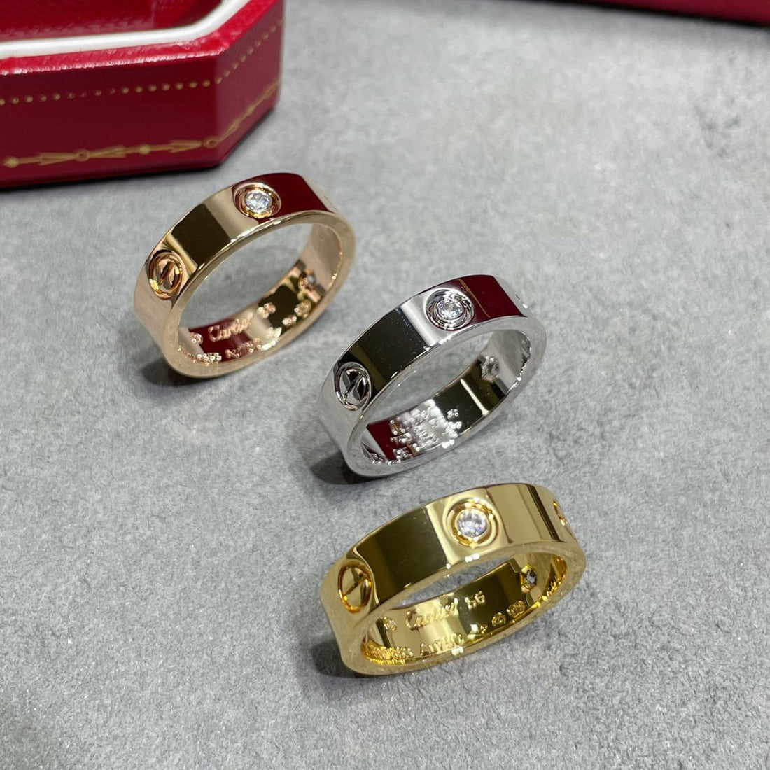Screw-Motif Band Ring, Stone-Set, Classic Model, Yellow Gold Tone