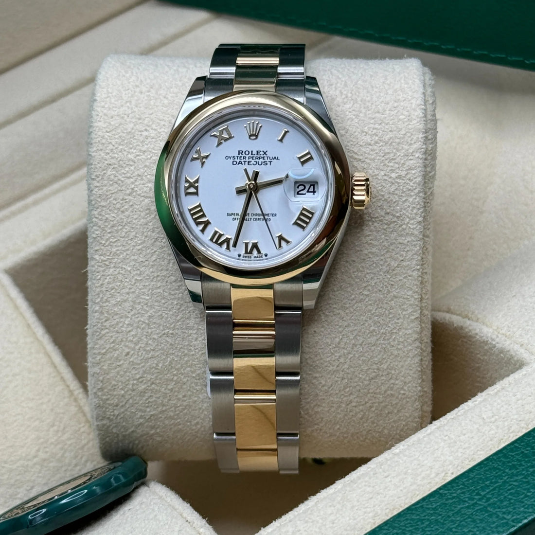 Classic Date Watch, Yellow Gold Tone, Steel, 28 mm