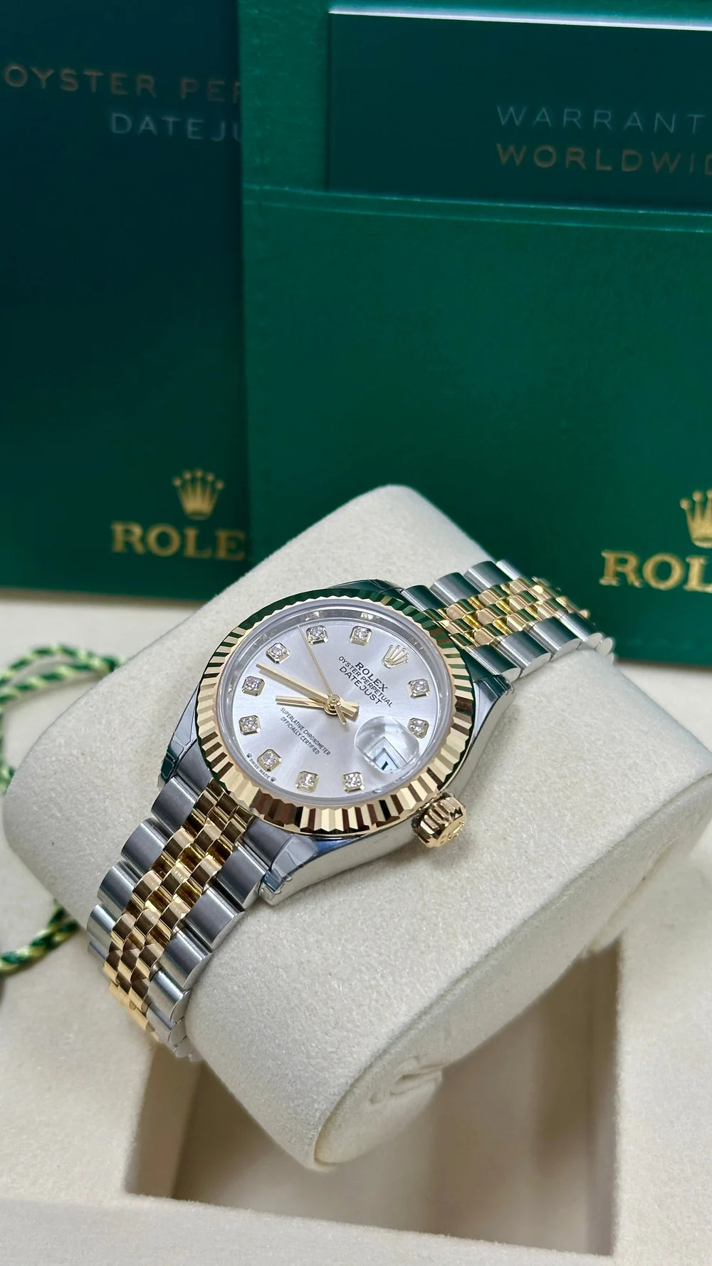 Classic Date Watch, Yellow Gold Tone, Steel, 28 mm