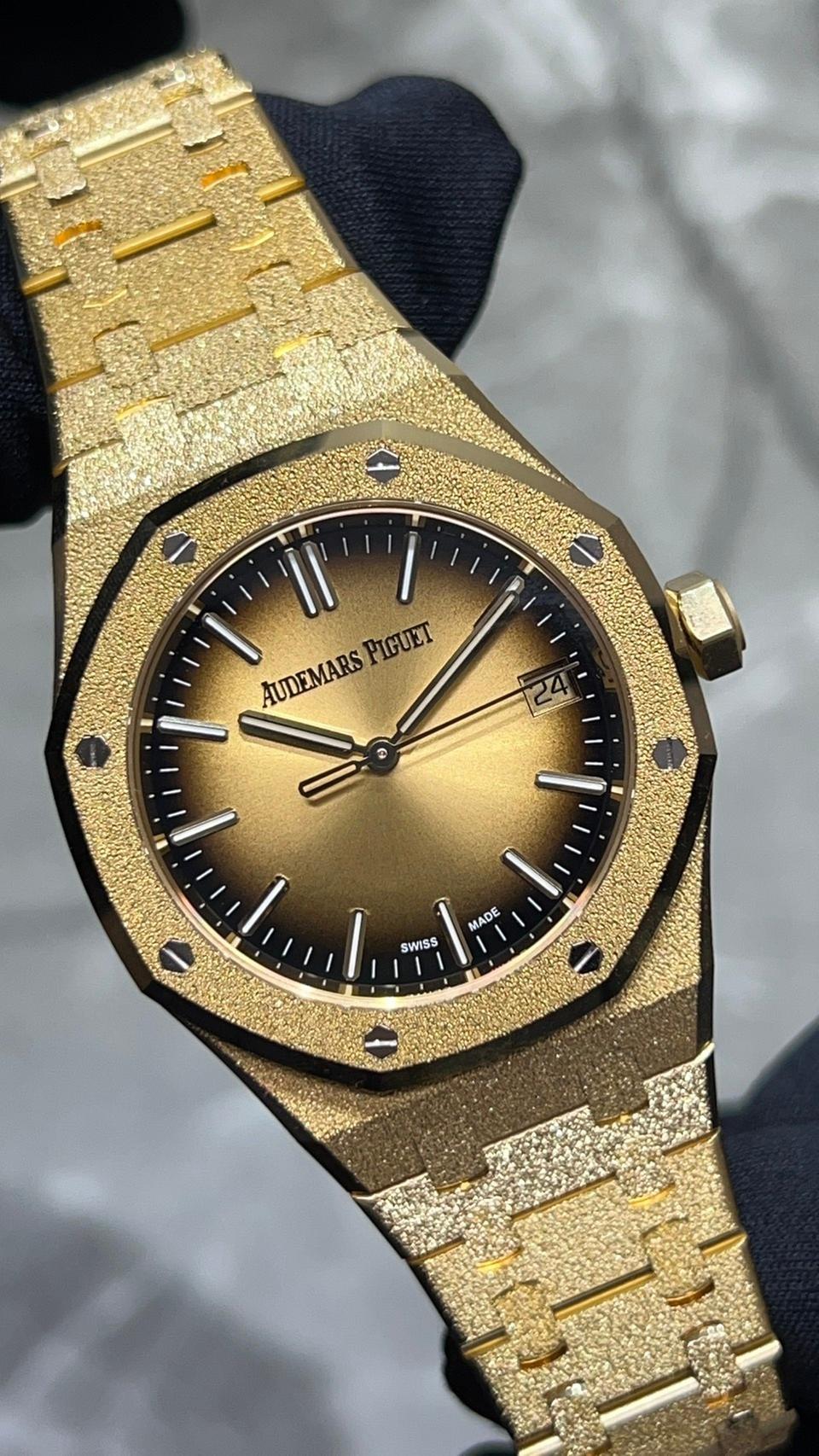 Octagonal Bezel Watch, 18K, Yellow Gold Tone, 37-39 mm