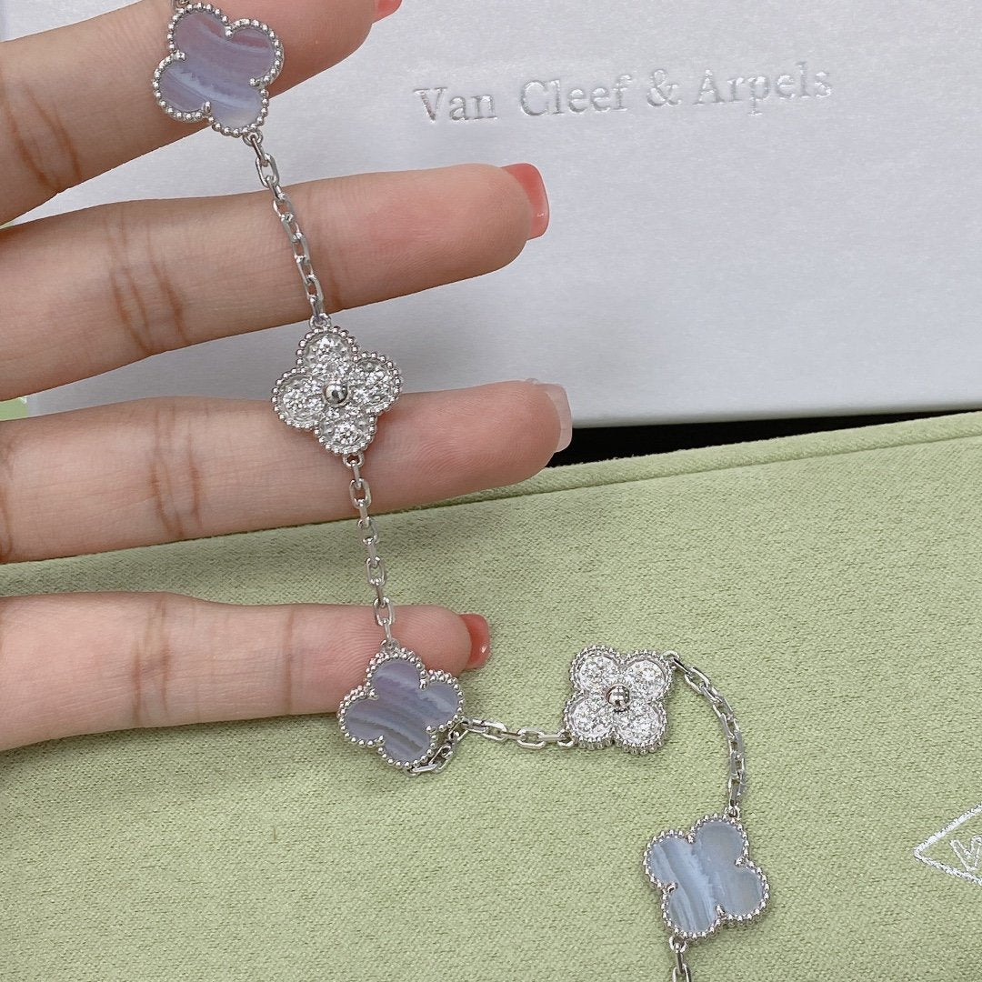 Quatrefoil 5 Motifs Bracelet, Purple Chalcedony