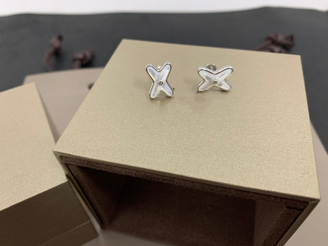 Linked Motif Earrings, White Mother of Pearl, White Gold Tone