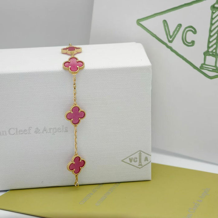 Quatrefoil 5 Motifs Bracelet, Pink Enamel