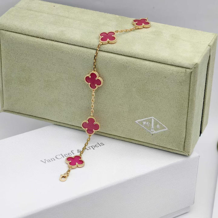 Quatrefoil 5 Motifs Bracelet, Pink Enamel