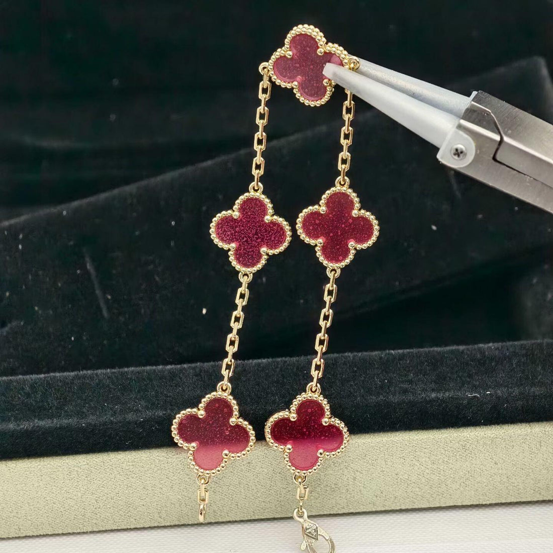 Quatrefoil 5 Motifs Bracelet, Pink Enamel
